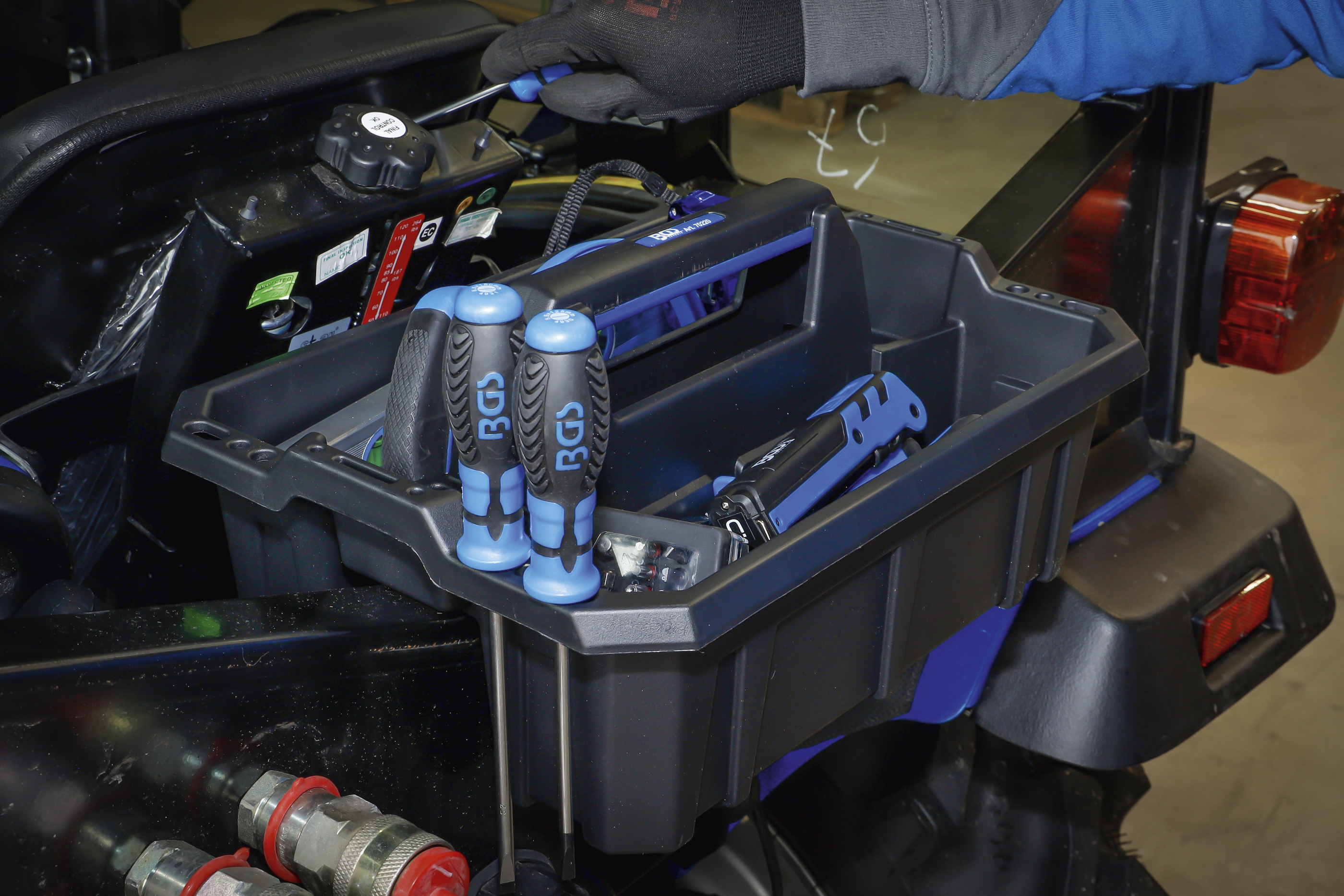 BGS Werkzeug-Tragekasten | Kunststoff | inkl. Werkzeug-Sortiment | 66-tlg.