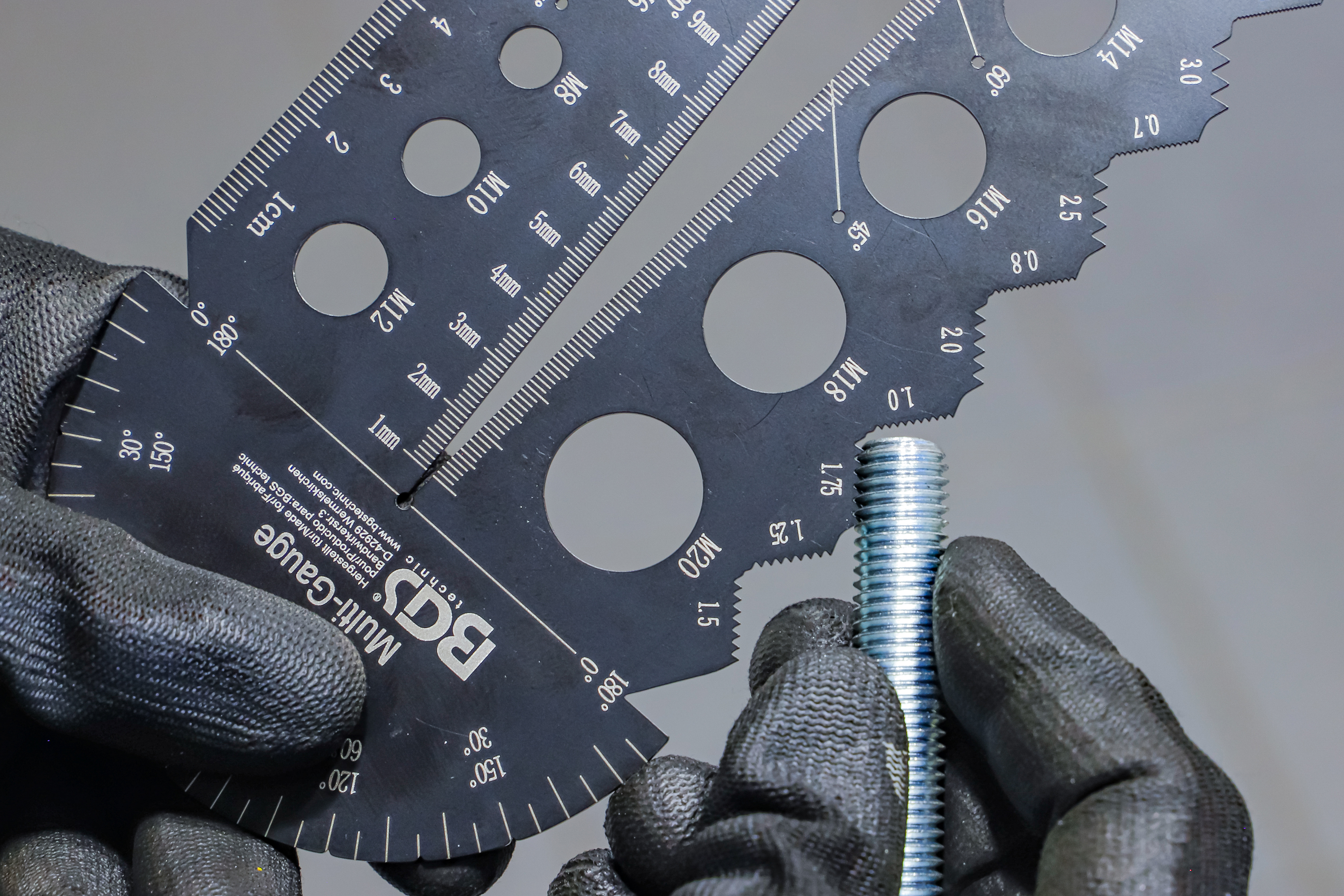 BGS Schrauben- und Gewindeschablone | metrisch | M3 - M20, 0,5 - 13,00 mm