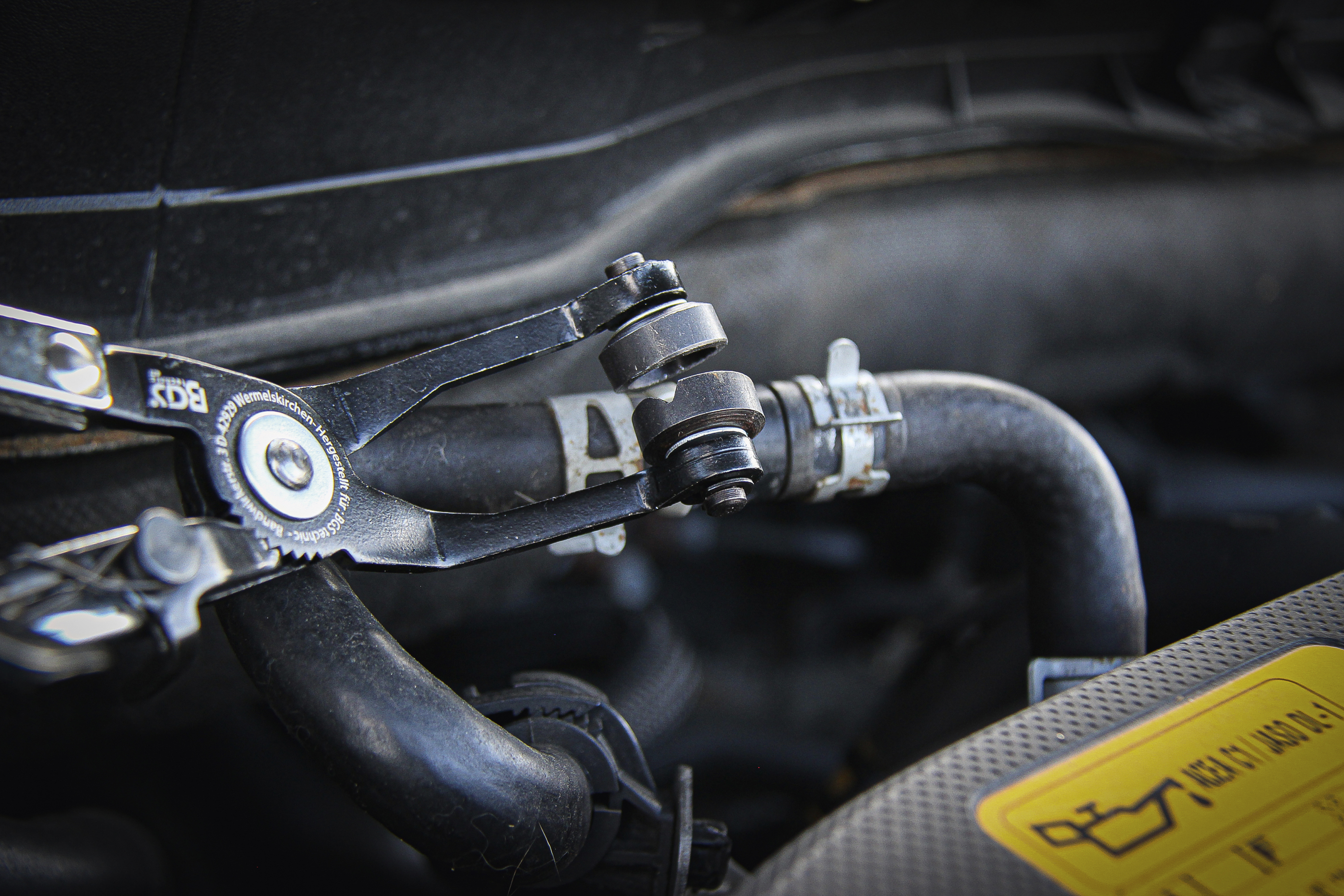 BGS Schlauchklemmenzange | abgewinkelt | mit Ratschenfunktion | 220 mm