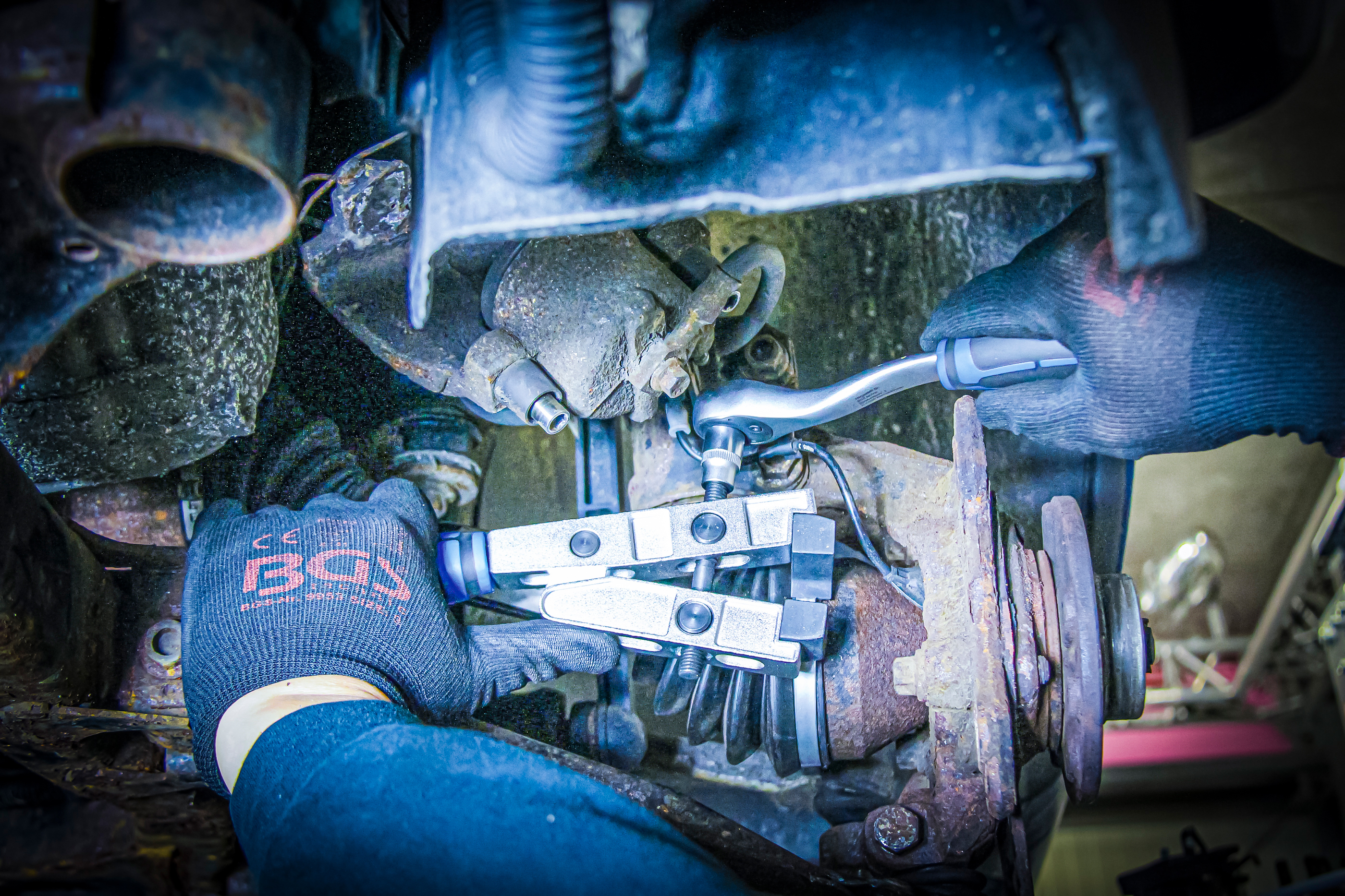 BGS Achsmanschetten-Klemmen-Zange | Drehmomentbetrieb | 90° abgewinkelt